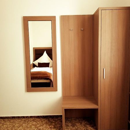 Hotel Dormir Moers Kültér fotó