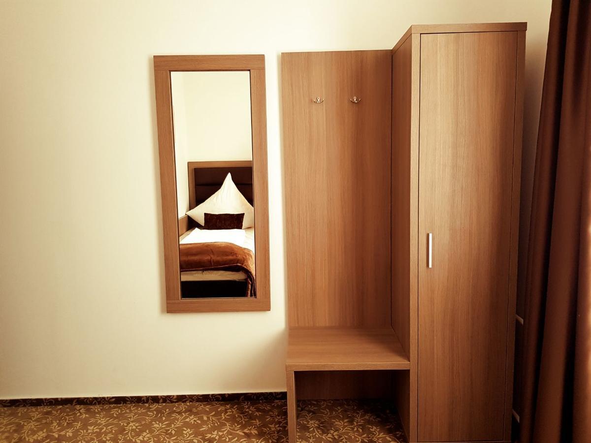 Hotel Dormir Moers Kültér fotó