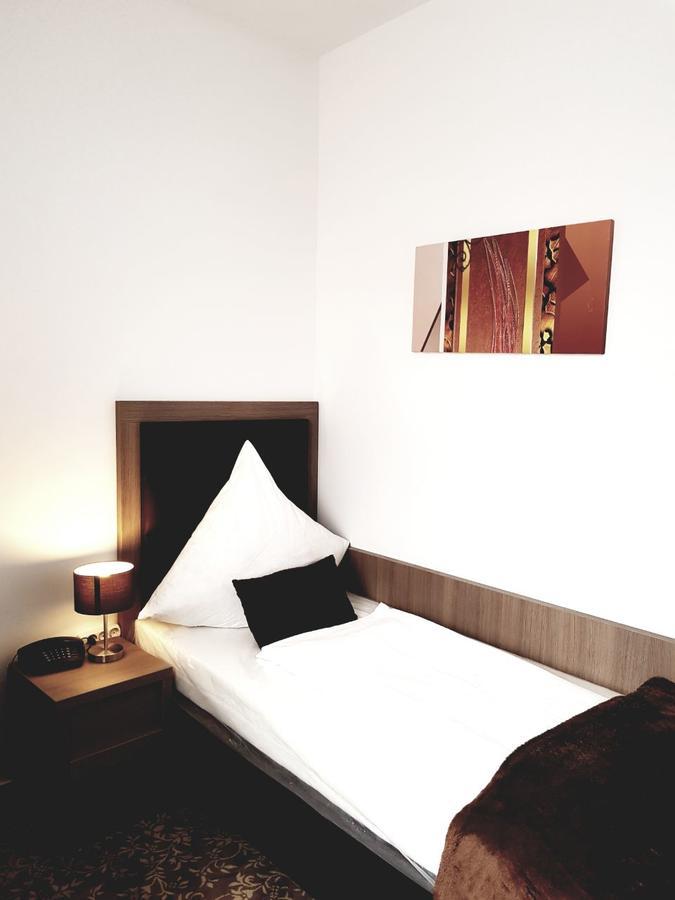 Hotel Dormir Moers Kültér fotó