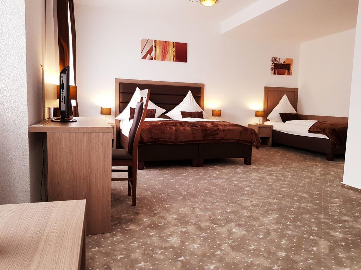 Hotel Dormir Moers Kültér fotó